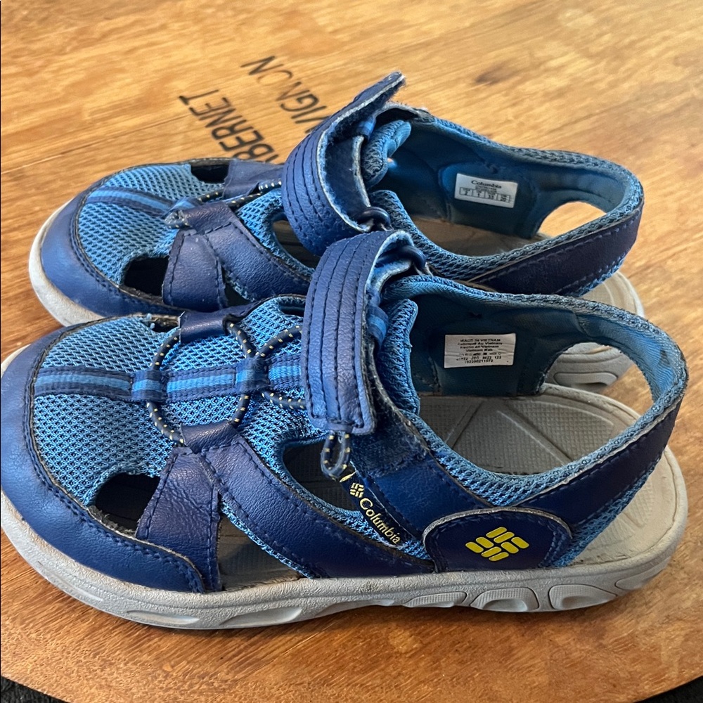 Columbia techsun Sandals size 2